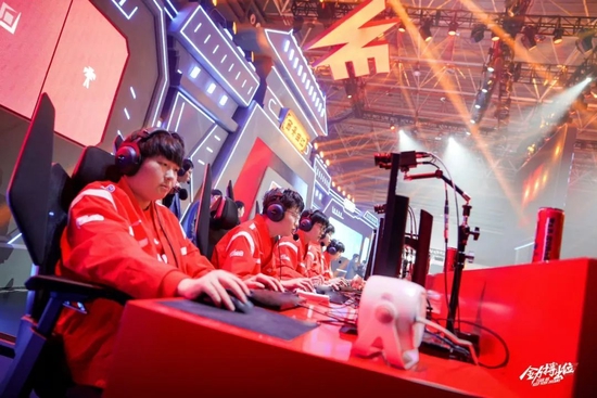 群体中仍能 群体中仍能